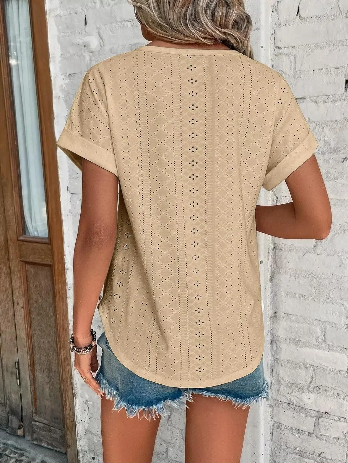 Bliwov Womens Tops Eyelet Embroidery Summer Spring Curved Hem 2025 Casual Short Sleeve Trendy T Shirts Beach Vacation Clothes
