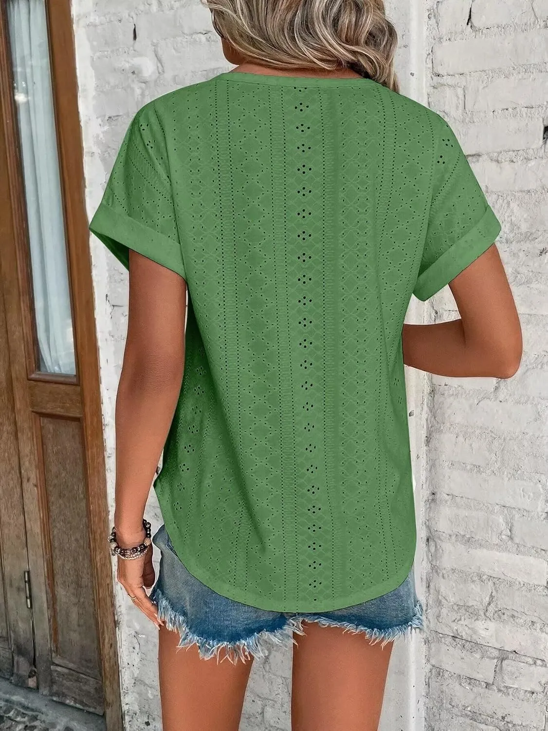 Bliwov Womens Tops Eyelet Embroidery Summer Spring Curved Hem 2025 Casual Short Sleeve Trendy T Shirts Beach Vacation Clothes