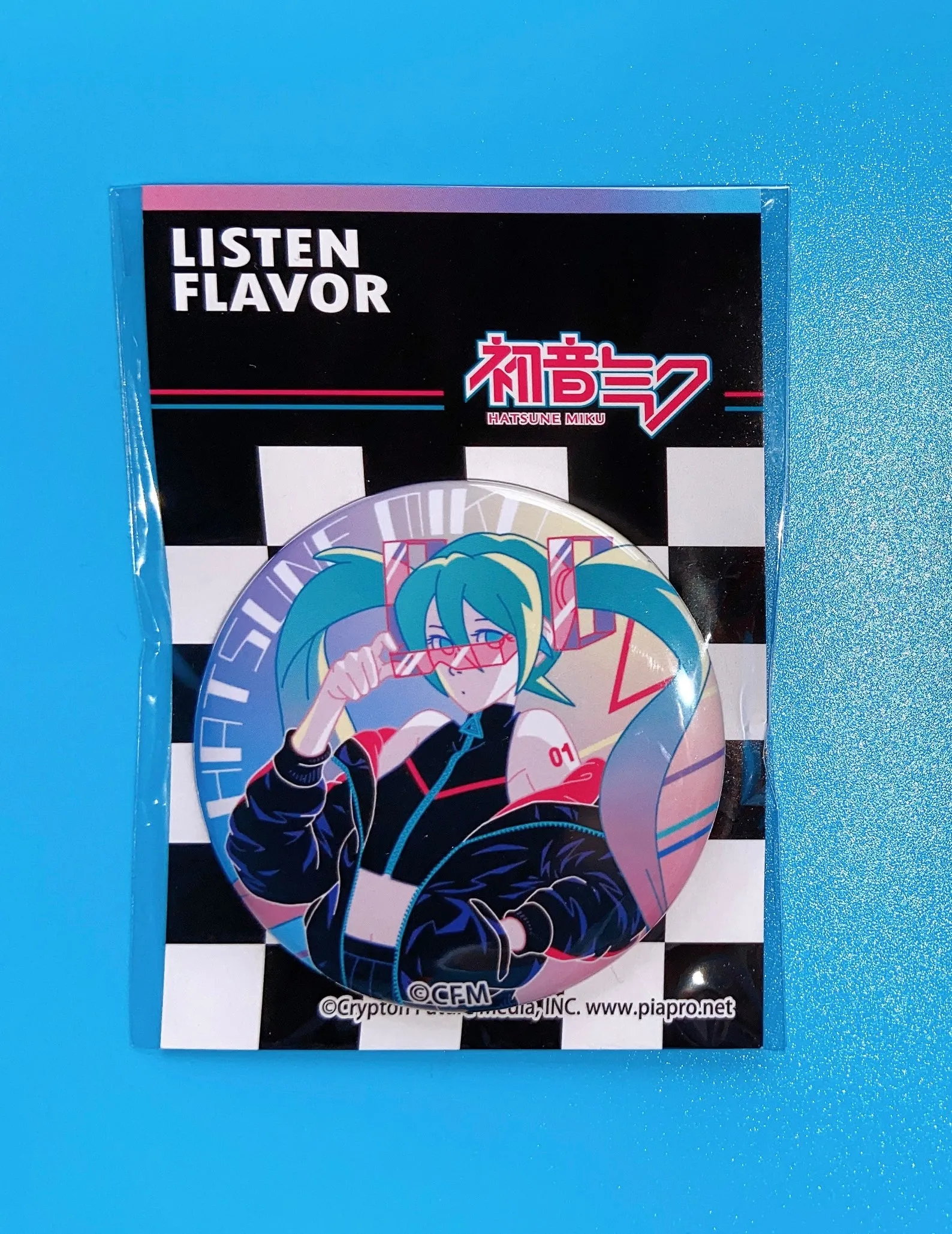 Listen Flavor x Hatsune Miku badges