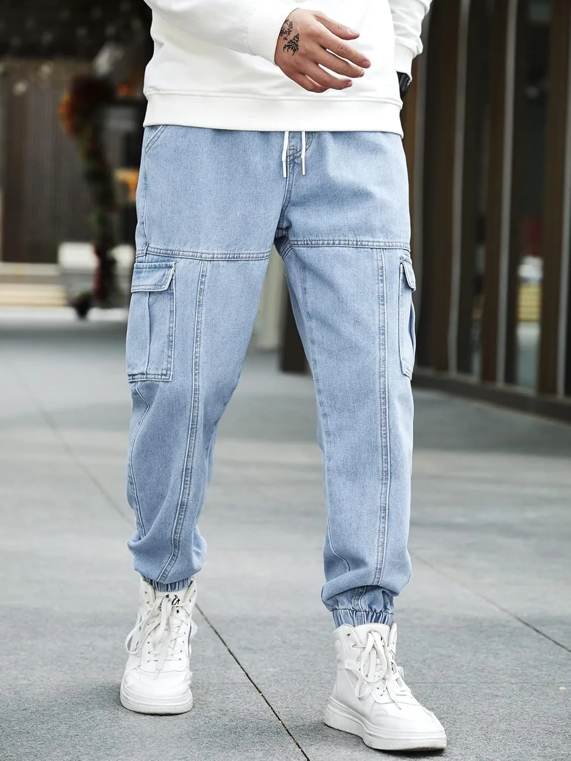 OYOANGLE Men's Drawstring Waist Flap Pocket Jogger Cargo Pants Carrot Denim Jeans with Pocket