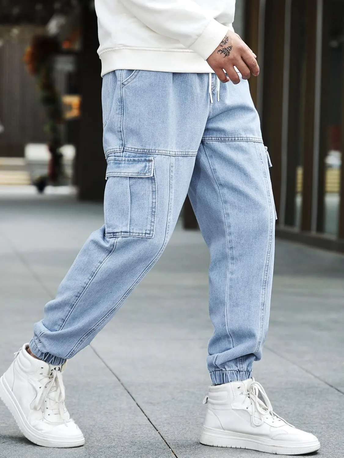 OYOANGLE Men's Drawstring Waist Flap Pocket Jogger Cargo Pants Carrot Denim Jeans with Pocket