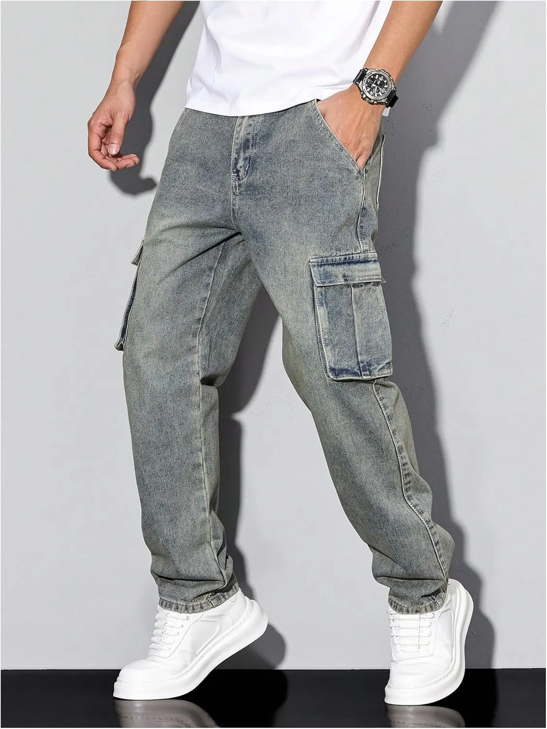 Verdusa Men's Faded Straight Leg Casual Denim Pants Vintage Jeans with Pockets