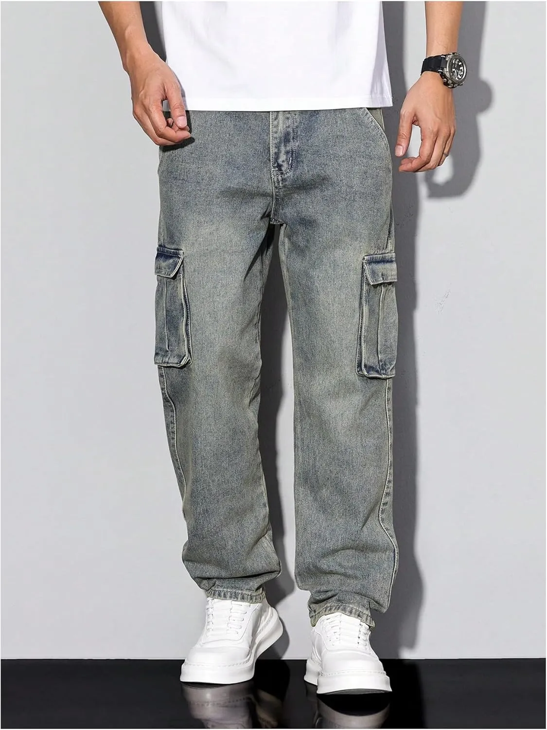 Verdusa Men's Faded Straight Leg Casual Denim Pants Vintage Jeans with Pockets