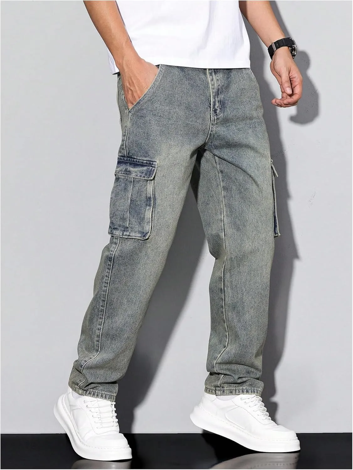 Verdusa Men's Faded Straight Leg Casual Denim Pants Vintage Jeans with Pockets