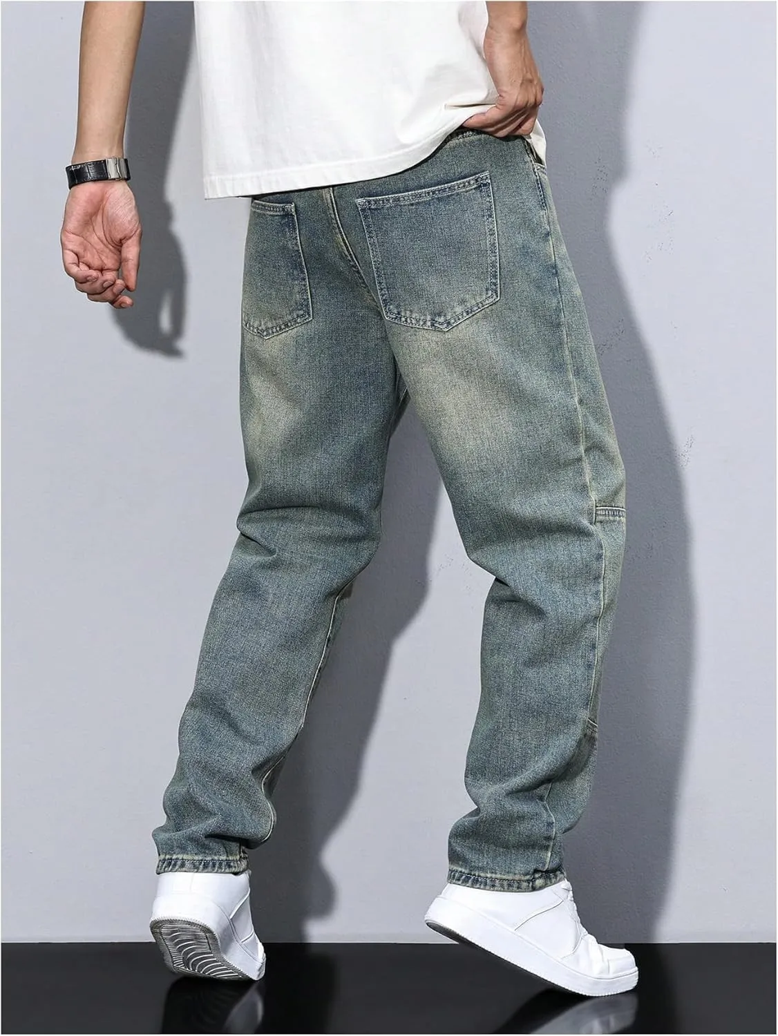 Verdusa Men's Faded Straight Leg Casual Denim Pants Vintage Jeans with Pockets