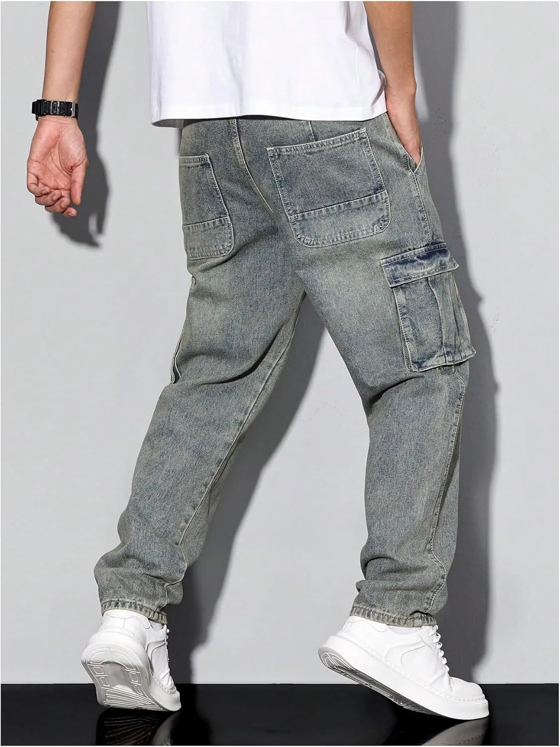 Verdusa Men's Faded Straight Leg Casual Denim Pants Vintage Jeans with Pockets